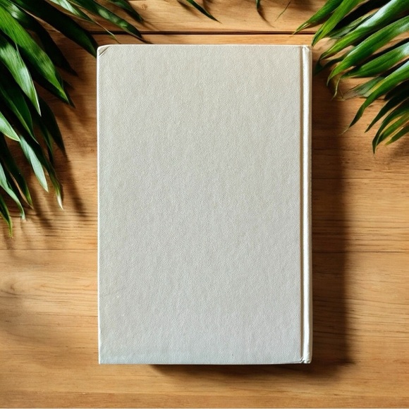 VINTAGE 1965 “The Legend of the Seventh Virgin” by Victoria Holt - Hardcover - Picture 3 of 9